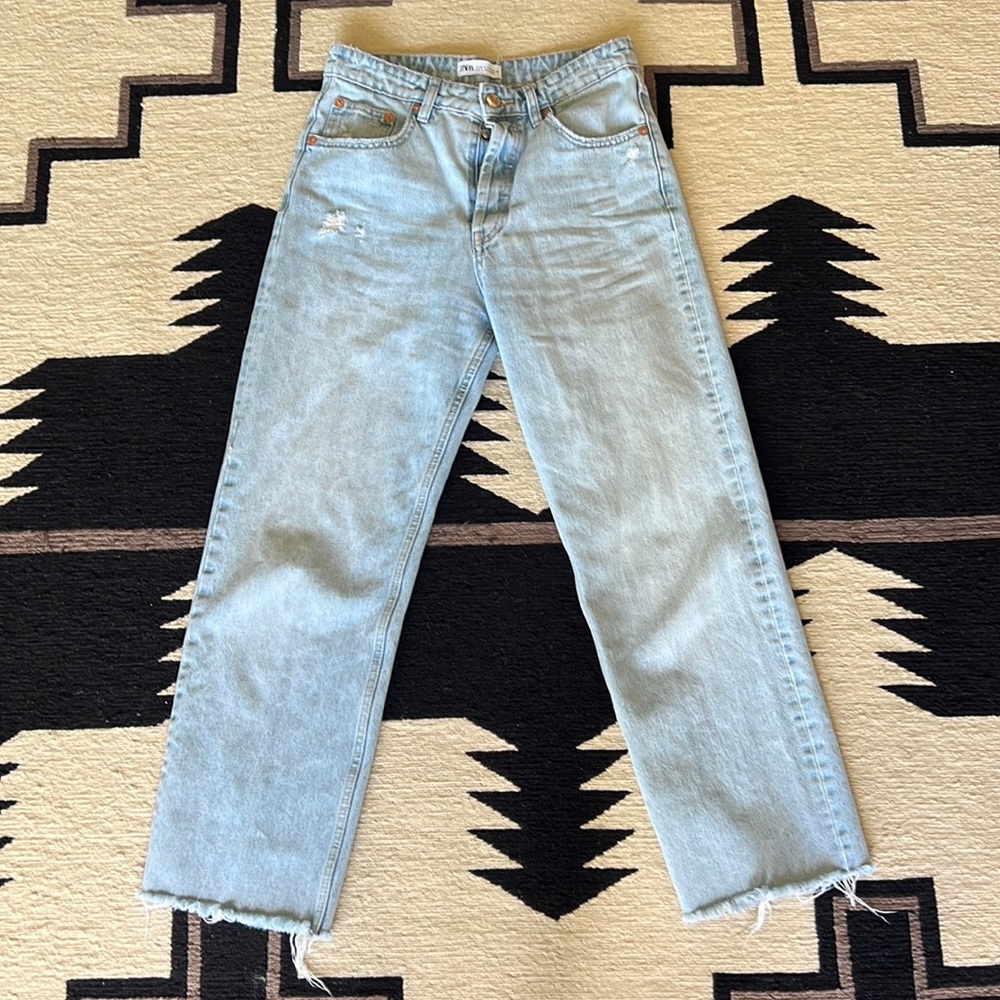 Zara straight leg jeans. Oversized for me & so cute